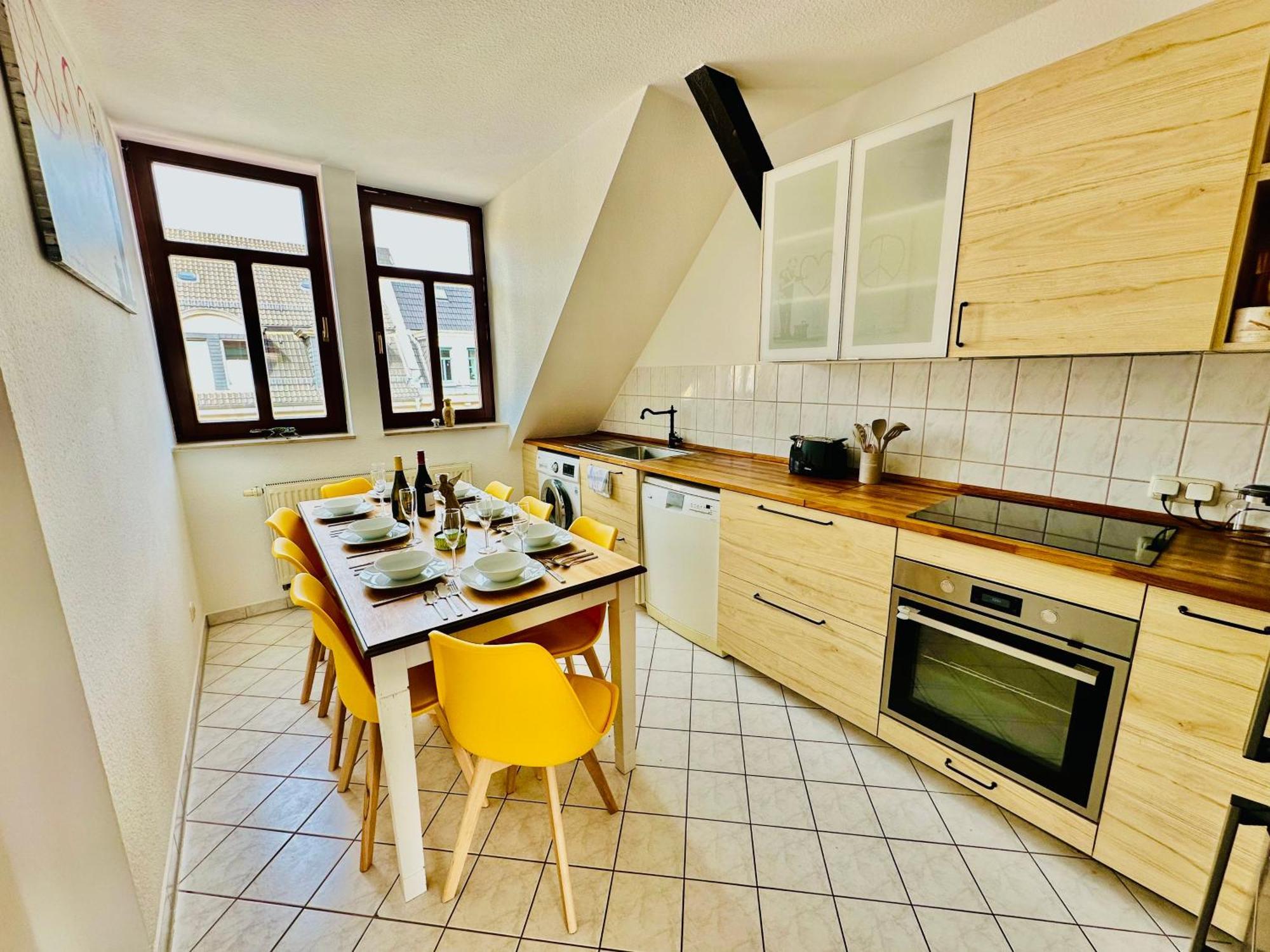 Massive Karli Loft - Over 130 Meters Floor Space - Home Theater Room - 4 Private Sleeping Areas - Best Location In 라이프치히 외부 사진