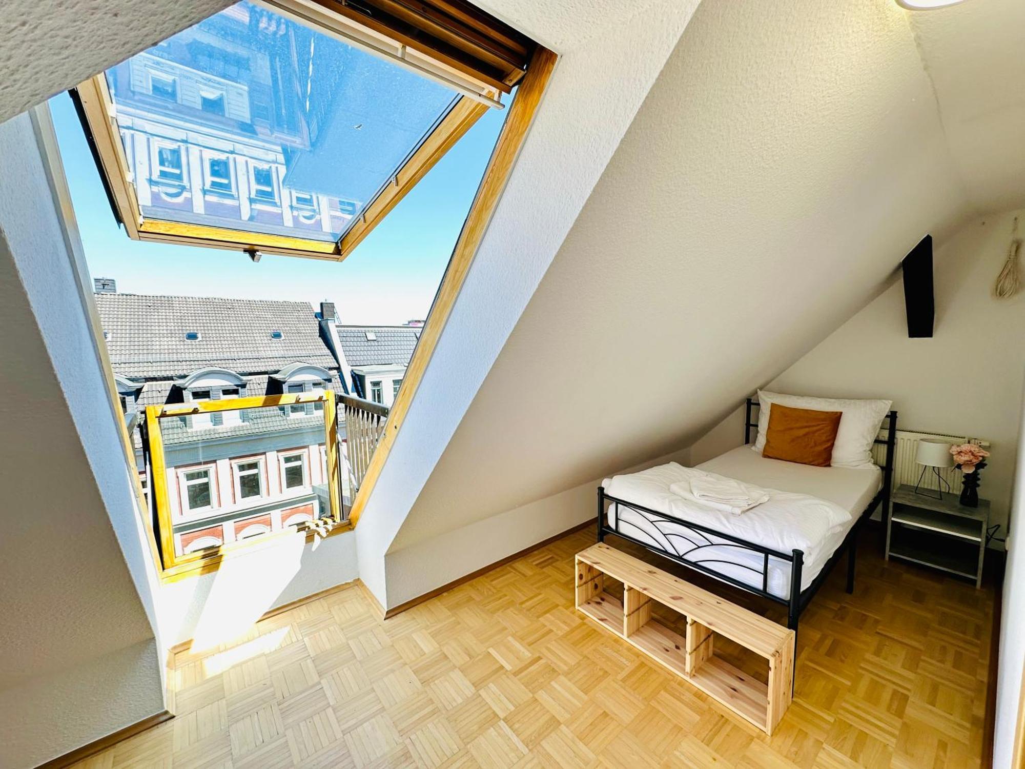 Massive Karli Loft - Over 130 Meters Floor Space - Home Theater Room - 4 Private Sleeping Areas - Best Location In 라이프치히 외부 사진